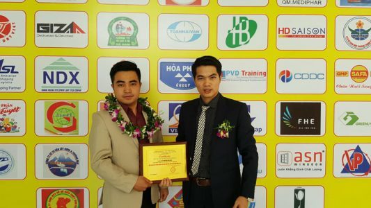 CEO FHE Academy đạt danh hiệu doanh nhân văn hóa Việt Nam cùng mỹ phẩm progirl